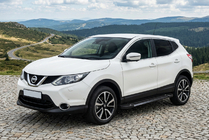 Nissan Qashqai 2014-2021 Progi Boczne RedLine Black (2 szt., Aluminium) zdjęcia 1