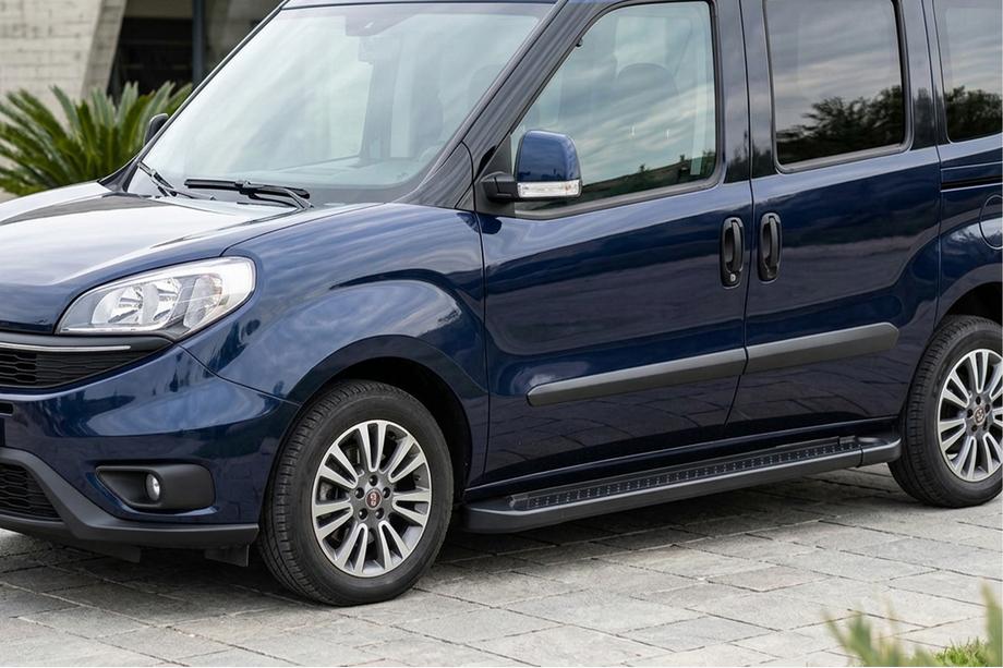 Opel Combo 2012-2018 Progi Boczné Allmond Black (2 szt., Aluminium) Image