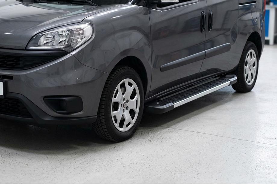 Opel Combo 2012-2018 Progi Boczné RedLine V1 (2 szt., Aluminium) Image