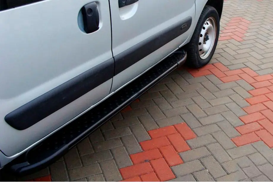 Renault Kangoo 1998-2008 Progi Boczné Allmond Black (2 szt., Aluminium) Image