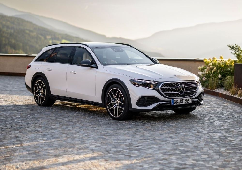 Mercedes-Benz E-Class All-Terrain 2024 (S214): Kombi dla dynamiki i komfortu