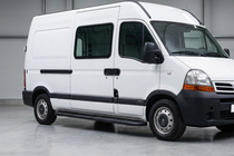 Renault Master 1998-2010 Progi Boczné Bosphorus Black (2 szt., Aluminium) zdjęcia 1