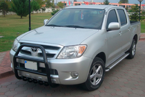 Toyota Hilux 2006-2015 Pałąk Przedni QT007 Czarny (Stal Nierdzewna) zdjęcia 2