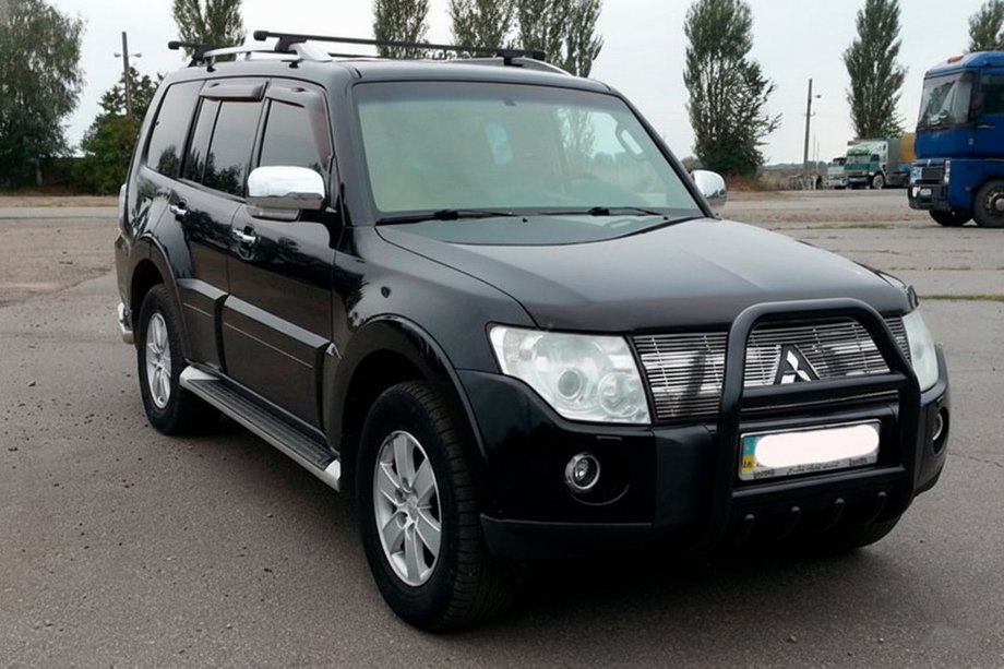 Mitsubishi Pajero Wagon III 1999-2006 Pałąk Przedni QT007 Czarny (Stal Nierdzewna) Zdjęcia 1