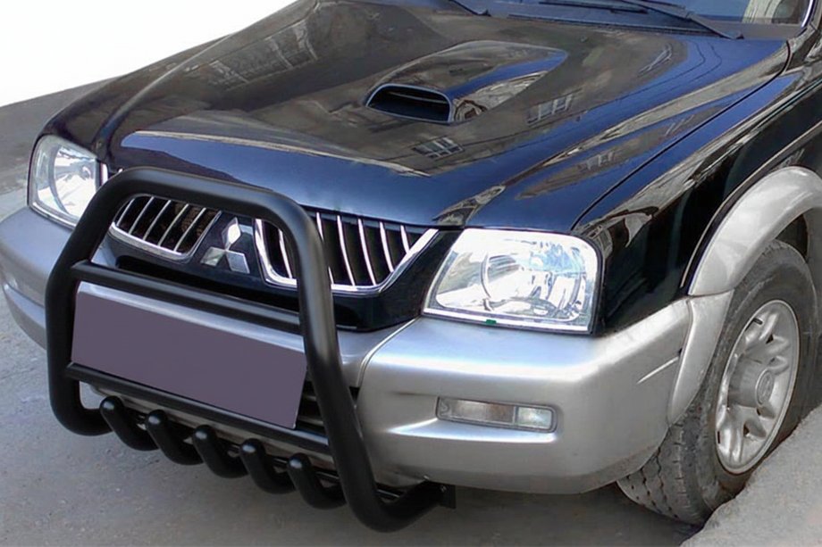 Mitsubishi L200 1996-2006 Pałąk Przedni QT007 Czarny (Stal Nierdzewna) Image