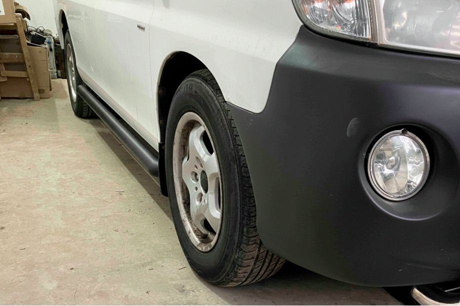 Hyundai H200, H1, Starex 1998-2007 Rury Boczne BB002 Czarny (2 szt., Stal Nierdzewna) Image