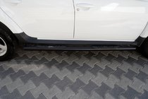 Renault Duster 2008–2017 Rury boczne z wstawkami Black (2 szt., stal nierdzewna) zdjęcia 1