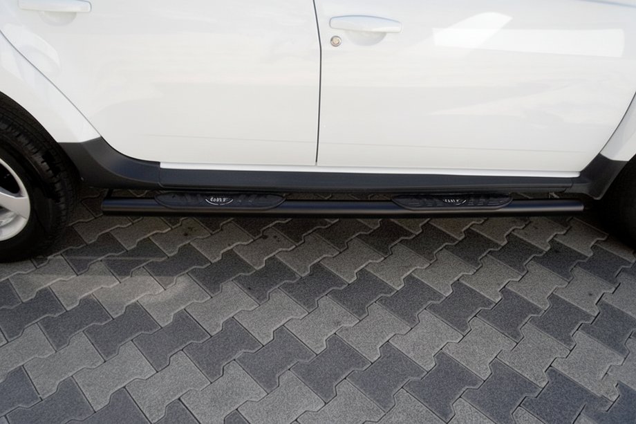 Renault Duster 2008–2017 Rury boczne z wstawkami Black (2 szt., stal nierdzewna) Image