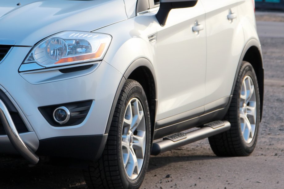 Ford Kuga 2008-2013 Progi Boczne Proste Black (2 szt., Stal Nierdzewna) Image