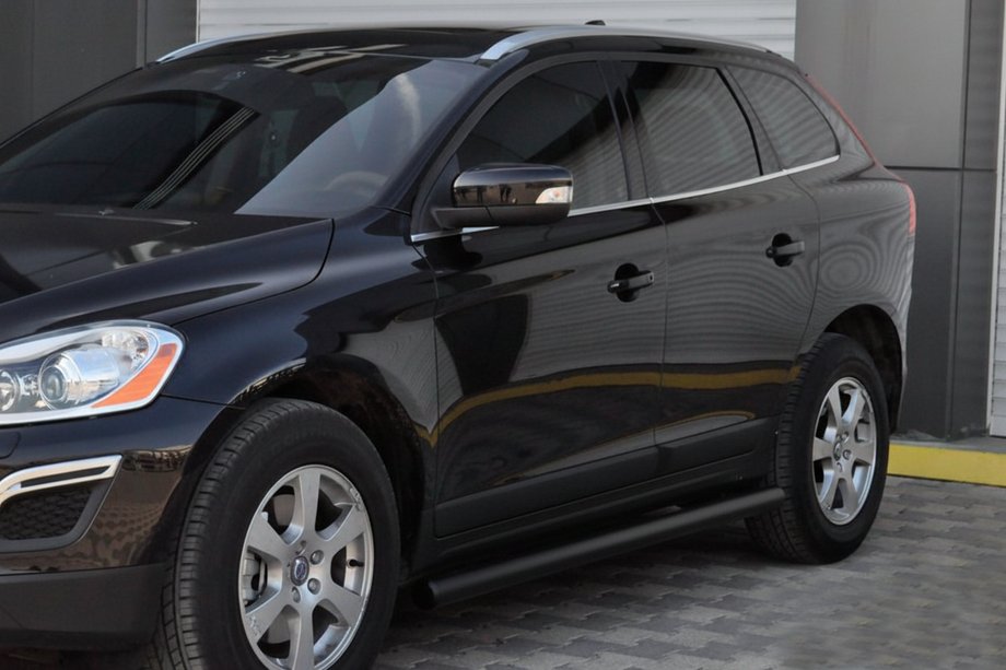 Volvo XC60 2009-2017 Rury Boczne BB004 Czarny (2 szt, Stal Nierdzewna) Image