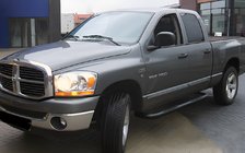 Dodge RAM (DR/DH/D1/DC/DM) 2002–2009 Boczne Rury Kątowe Black (2 szt., Stal Nierdzewna) zdjęcia 1