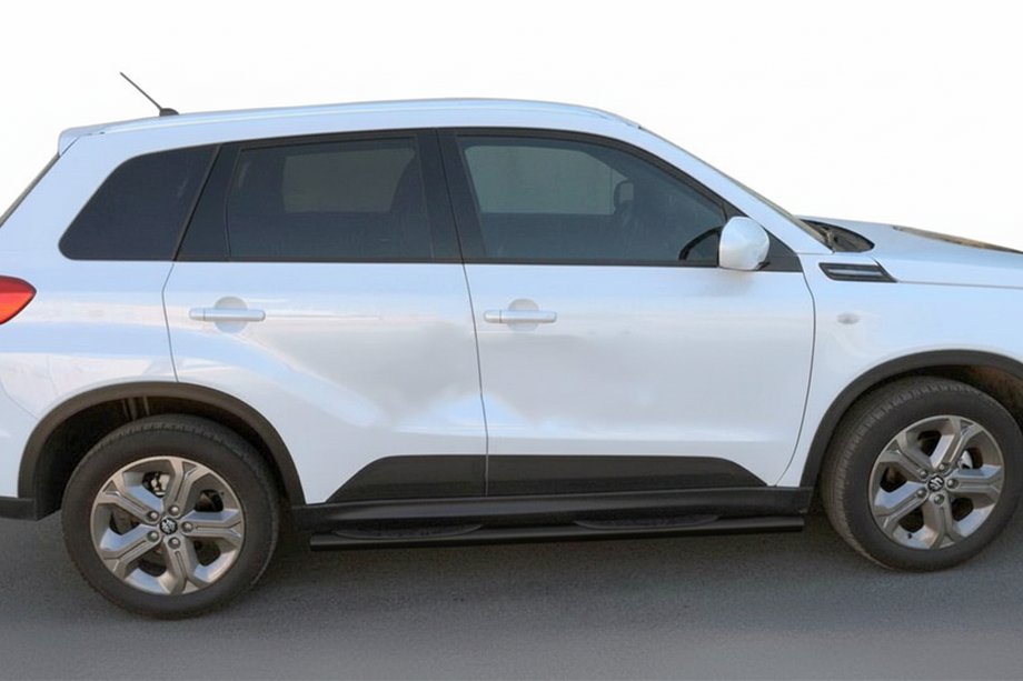 Suzuki Vitara 2015- Rury Boczne Black (2 szt., stal nierdzewna) Image
