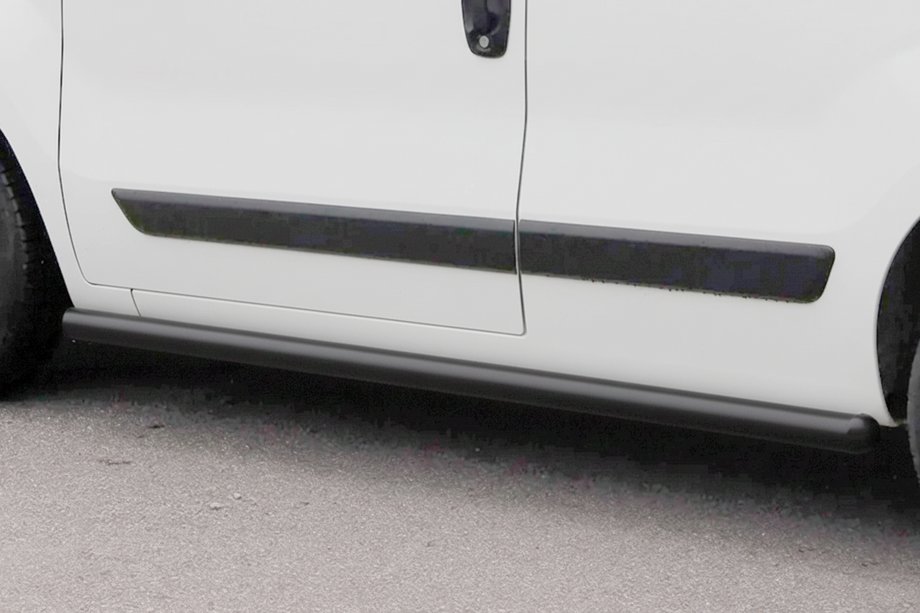 Fiat Fiorino/Qubo 2008-2024 Rury Boczne Ø60 Czarne (2 szt., Stal Nierdzewna) Zdjęcia 2