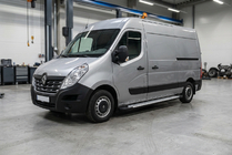 Renault Master 2011-2023 Progi boczne Allmond Grey (2 szt., aluminium) zdjęcia 1