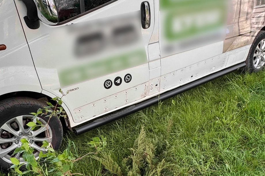 Nissan NV300/Primastar 2016- Rury Boczne BB002 Czarny (2 szt., Stal Nierdzewna) 60 mm, krótki rozstaw osi Zdjęcia 7