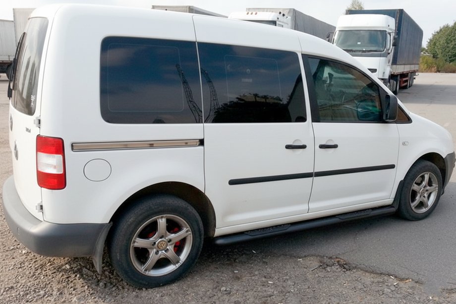 Volkswagen Caddy 2010-2015 Rury Boczne BB001 Czarny (2 szt., Stal Nierdzewna) Zdjęcia 2