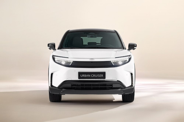 Toyota Urban Cruiser 2025 – test: kompaktowy elektryczny crossover dla Europy