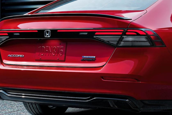 Honda Accord Hybrid – test: wydajny sedan klasy średniej Zdjęcie 4
