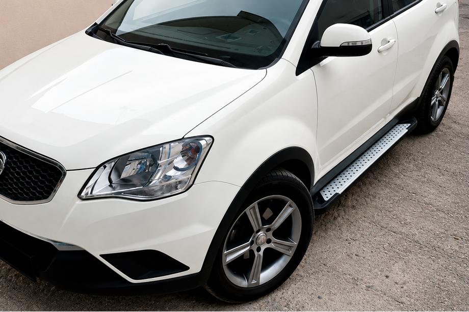 SsangYong Korando 2010-2019 Progi boczne Allmond Grey (2 szt., aluminium) Image