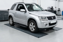Suzuki Grand Vitara 2005-2017 Progi Boczné Bosphorus Black (2 szt., Aluminium) zdjęcia 1