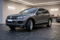 Volkswagen Touareg 2010-2018 Progi Boczné Bosphorus Black (2 szt., Aluminium) zdjęcia 1