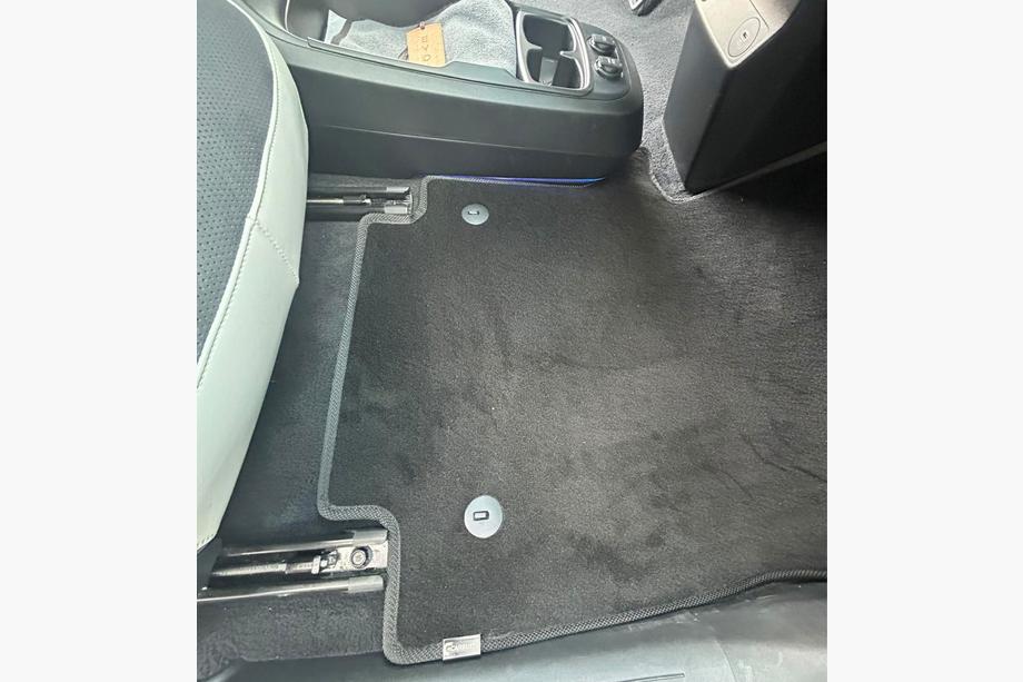 Kia EV6 2021- Dywaniki welurowe Premium (Czarny) Image