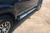 Toyota Hilux 2006-2015 Progi boczne Allmond Grey (2 szt., aluminium) zdjęcia 1