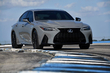 Lexus IS 500: mocny sportowy sedan z wolnossącym silnikiem V8 zdjęcia 1