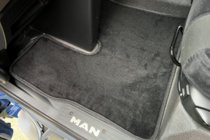 MAN TGX 2020- Dywaniki welurowe Premium (Czarny) zdjęcia 1
