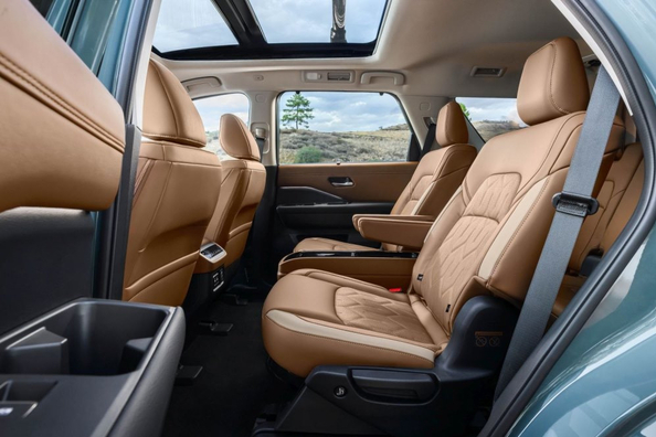 Nissan Pathfinder 2026 – recenzja: odświeżony rodzinny SUV Zdjęcie 6