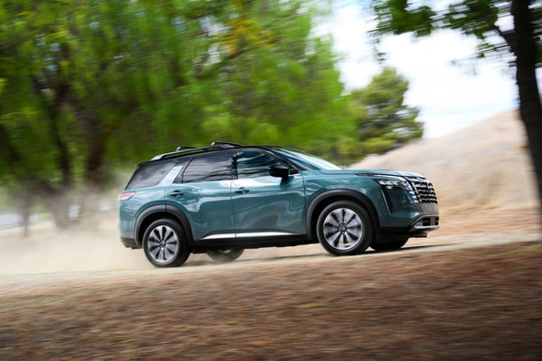 Nissan Pathfinder 2026 – recenzja: odświeżony rodzinny SUV Zdjęcie 3