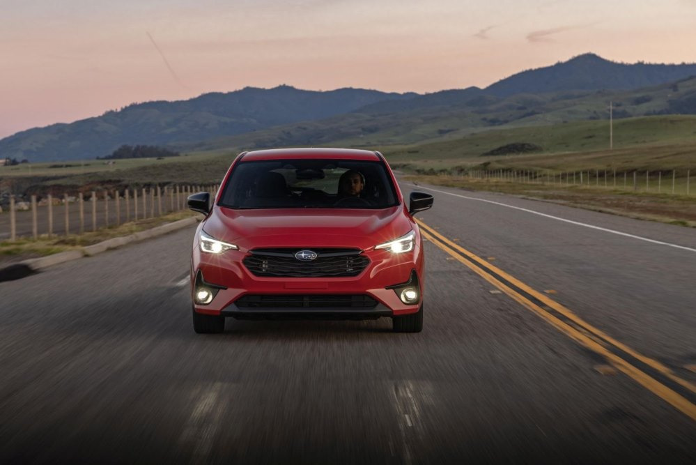 Subaru Impreza RS: Sportowy hatchback z symetrycznym napędem na cztery koła