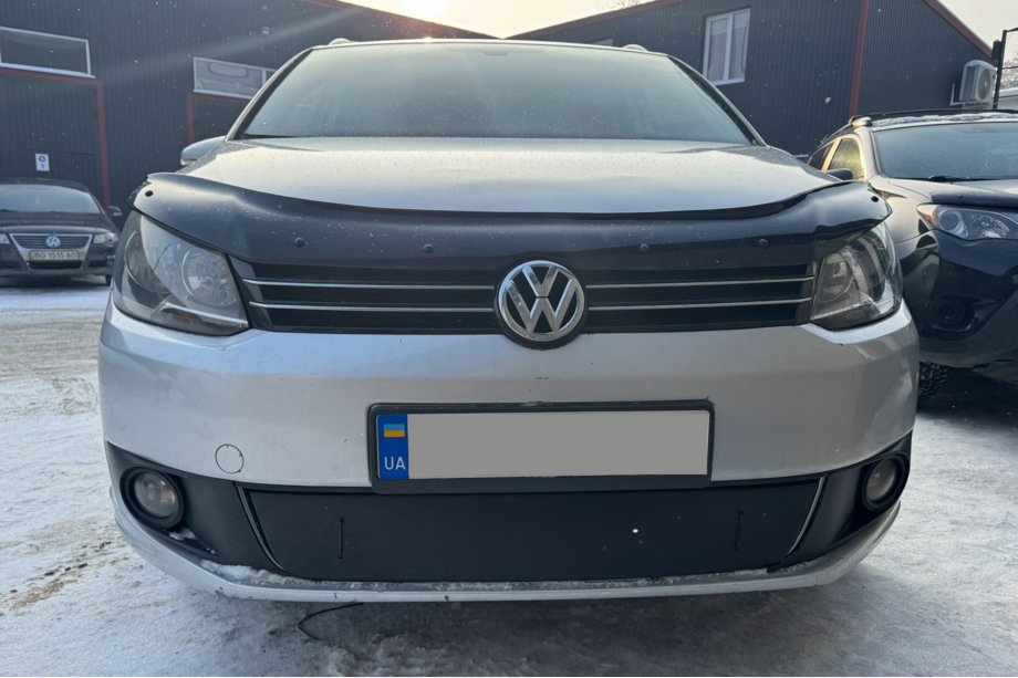 Volkswagen Touran 2010-2015 Zimowa osłona na kratkę (dolna) Matowy Zdjęcia 5