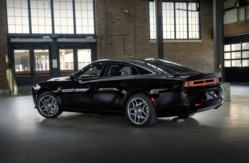 Czterodrzwiowy Dodge Charger VIII: test nowoczesnego muscle cara