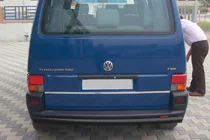 Volkswagen T4 Caravelle/Multivan 1990–2003 Tylna Belka AK002 Czarna (Stal Nierdzewna) zdjęcia 5