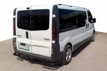 Renault Trafic 2001–2015 Tylne Narożniki AK003 Czarny (Stal Nierdzewna) zdjęcia 1