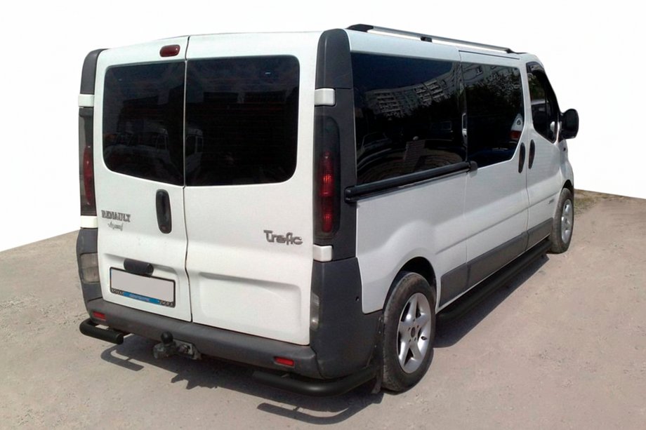 Nissan Primastar 2002-2014 Tylne Narożniki AK003 Czarny (Stal Nierdzewna) Image
