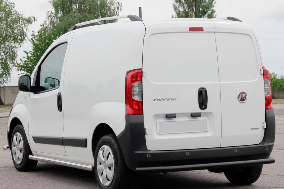 Fiat Fiorino/Qubo 2008-2024 Tylny Ochraniacz Black (Stal Nierdzewna) Image