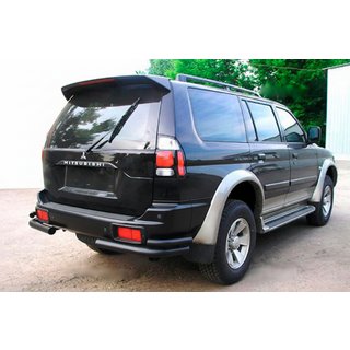 Tylne podwójne narożniki Black (2 szt, stal nierdzewna) Mitsubishi Pajero Sport 1996-2007