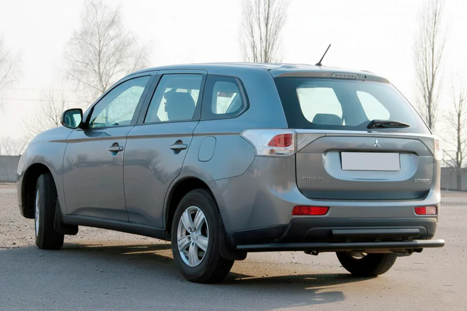 Mitsubishi Outlander 2012-2021 Tylna Belka AK004 Czarna (Stal Nierdzewna) Image