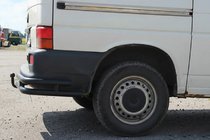 Volkswagen T4 Caravelle/Multivan 1990–2003 Podwójne tylne narożniki AK003-Double Black (2 szt., nierdzewne) zdjęcia 2