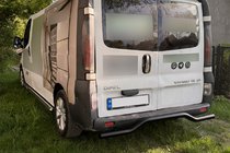 Renault Trafic 2001–2015 Tylny Ochraniacz AK006 Czarny (Stal Nierdzewna) zdjęcia 2