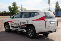 Mitsubishi Pajero Sport 2015- Tylny Pałąk AK005 Czarny (Stal Nierdzewna) zdjęcia 5