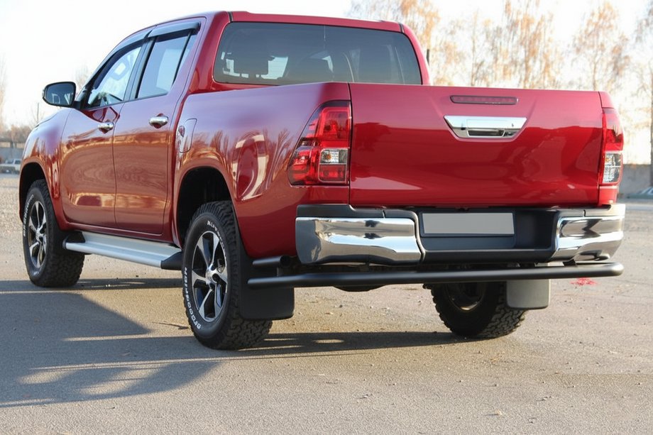 Toyota Hilux 2015- Tylna Belka AK005-2 Czarna (Stal Nierdzewna) Image