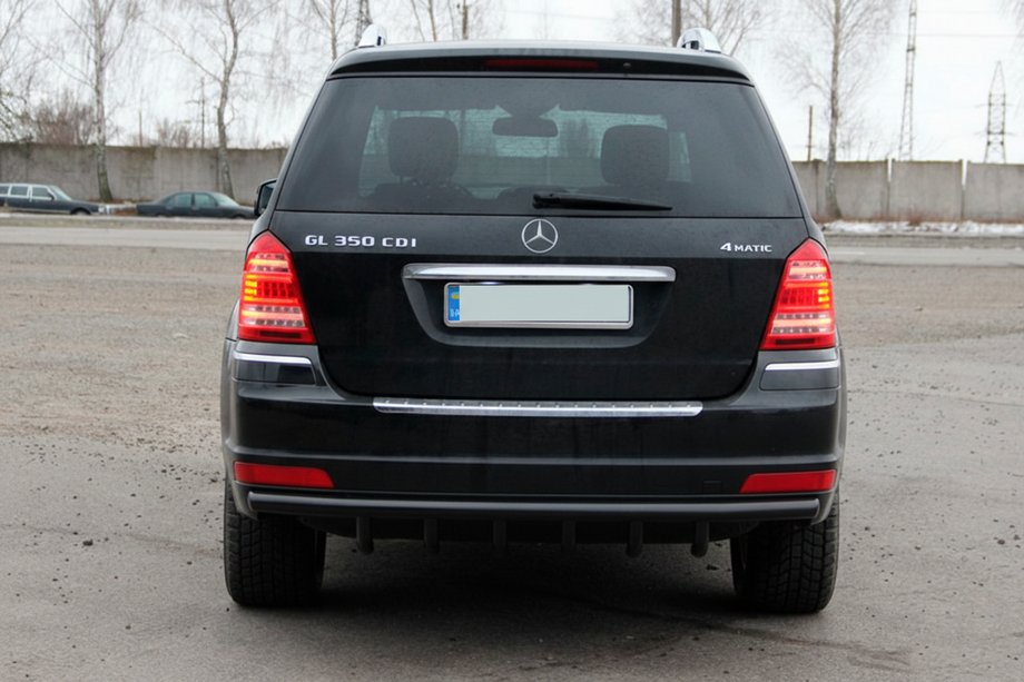 Mercedes GL class X164 2006-2012 Tylna Belka AK-style Czarna (Stal Nierdzewna) Image