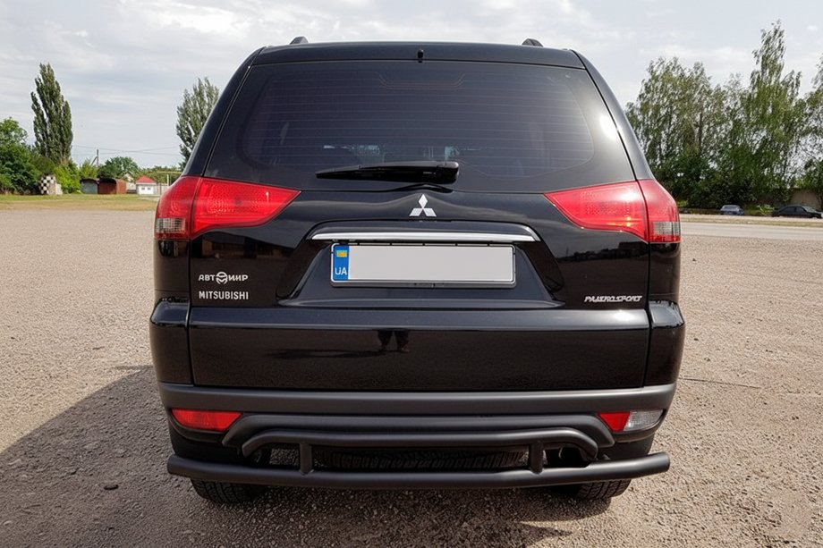 Mitsubishi Pajero Sport 2008-2015 Tylny ochraniacz AK002-2 Czarny (2 szt, stal nierdzewna) Image