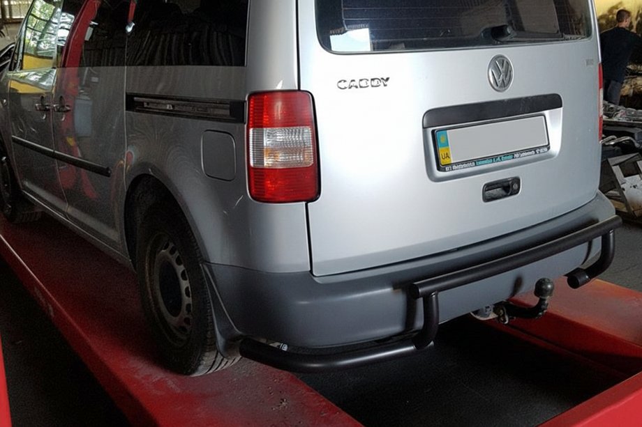 Volkswagen Caddy 2010-2015 Tylna Belka AK003-3 Czarna (2 szt., Stal Nierdzewna) Zdjęcia 2