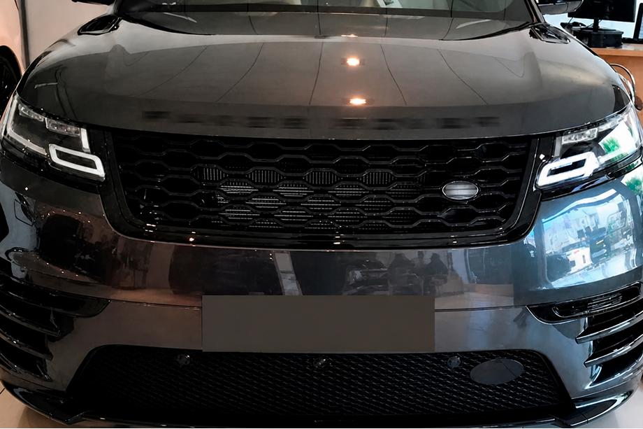 Range Rover Velar 2017- Atrapa Przednia Black Image