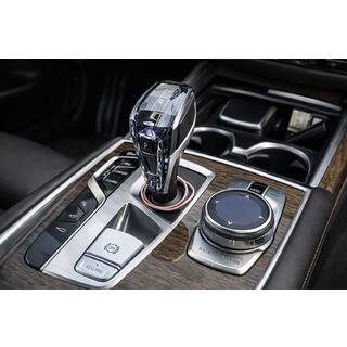 Zestaw kryształowych elementów wnętrza (selektor automatycznej skrzyni biegów + przyciski) BMW Seria 5 G30/G31 2017–2023 zdjęcia 1