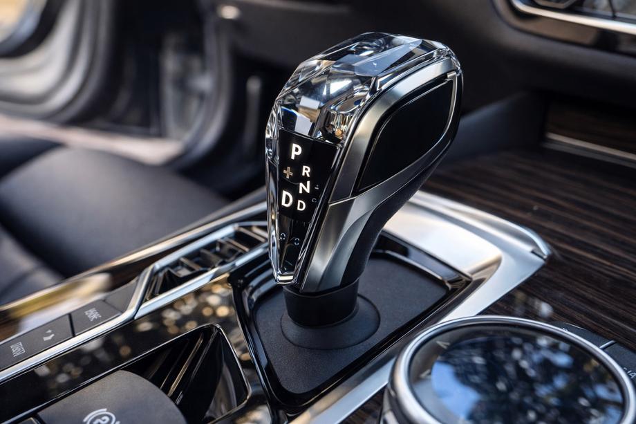 BMW 6 Series G32 2017- Zestaw kryształowych elementów wnętrza (selektor automatycznej skrzyni biegów + przyciski) Image